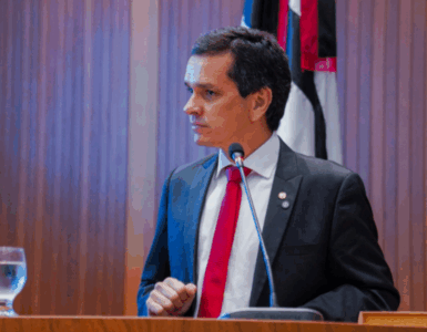 Ricardo Arruda destaca liderança de Brandão e pede cautela na sucessão