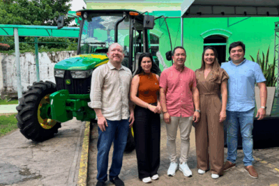André da RalpNet recebe dois tratores agrícolas destinados para Pinheiro