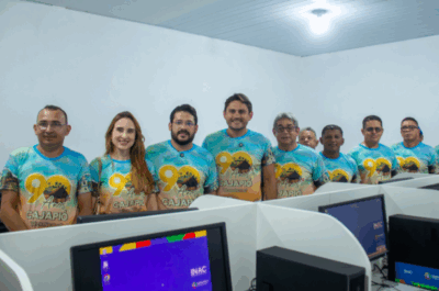 Juscelino e os presentes para os 90 anos de Cajapió