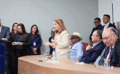 Iracema Vale participa de solenidade de posse de professores da Uema