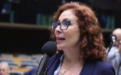 STF envia ao Ministério da Justiça pedido formal de extradição de Carla Zambelli