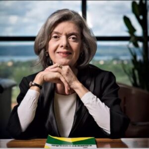 Cármen Lúcia vota contra “delírio” de Othelino Neto na reeleição de Iracema Vale