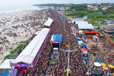 Durval Lelys, Mari Fernandes e Zé Vaqueiro encerram Carnaval no MA