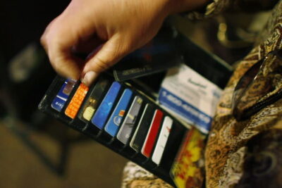 Nova medida permite o parcelamento do saldo total do cartão de crédito; saiba como vai funcionar