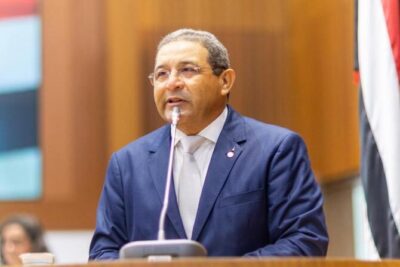 Jota Pinto tem celular furtado e emite alerta sobre golpe