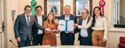 Iracema Vale participa da assinatura de MP que reajusta salário…