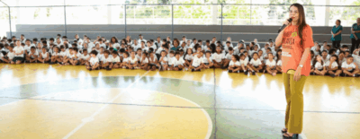 Deputada Janaína participa do encerramento da campanha Maio Laranja