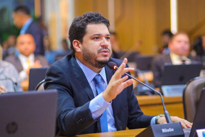 Dr Joel defende projeto que beneficia professores da rede municipal