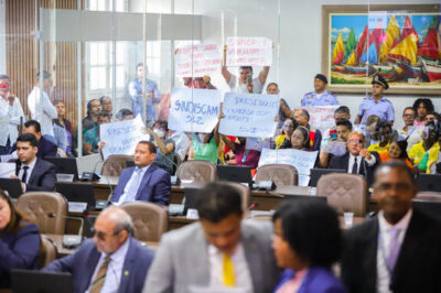 ÁLVARO PIRES E PAVÃO FILHO APRESENTARAM EMENDAS QUE GARANTIRAM AUMENTO SALARIAL AOS SERVIDORES MUNICIPAIS