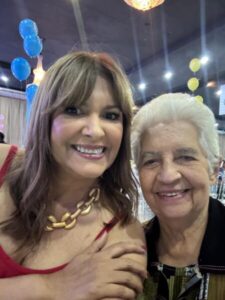 JORNALISTA JACQUELINE HELUY