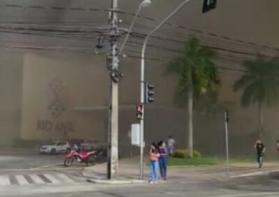 Rio Anil Shopping estava realizando manutenção no teto, quando ocorreu explosão que iniciou incêndio em cinema