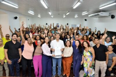 Braide assina Projeto de Lei que garante prorrogação de contrato de professores de São Luís