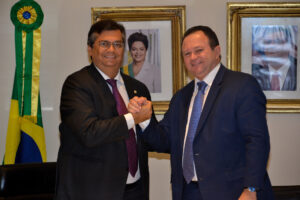 Governador Flávio Dino anuncia apoio a Carlos Brandão para 2022.