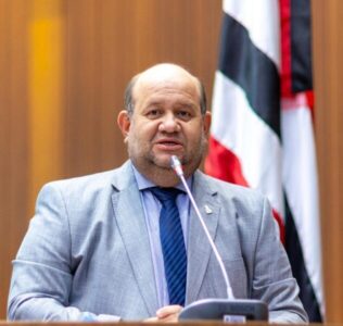 Fred Maia solicita benefícios para Pedreiras