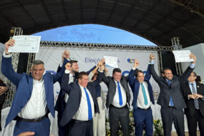 Hilton Gonçalo prestigia diplomação e entrega de óculos no sertão