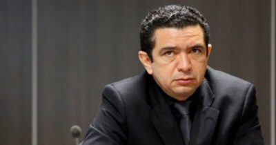 Juiz manda demolir estabelecimentos comerciais na Península