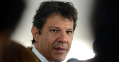 Haddad anuncia férias em meio a dólar recorde