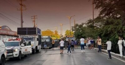 Trabalhadores protestam por entrega de entreposto pesqueiro