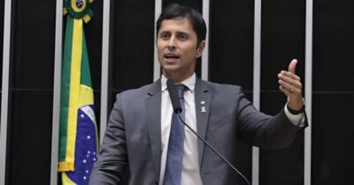 Projeto de Lei classifica cobrança de taxas no PIX como abusiva