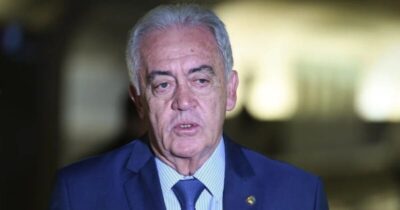Senador critica Flávio Dino por suspensão de emendas à Saúde