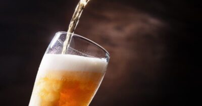 Brasil consome 1 bilhão de copos de cerveja no Carnaval