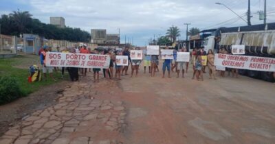 Protesto em SLZ bloqueia estrada no Porto Grande por asfalto