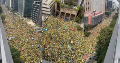 Bolsonaro reúne 60 mil e supera ato de Boulos em 11 vezes