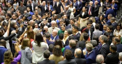 Partidos com cargos no governo apoiam urgência da anistia