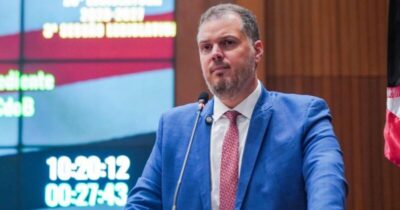 Deputado critica gestão de obras escolares no Maranhão
