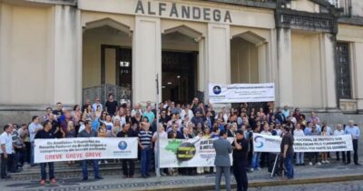 Greve da Receita Federal congestiona fronteiras e aeroportos