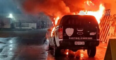 Viatura da Polícia Civil é incendiada em ação do Bonde dos 40