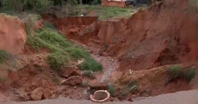 Crateras avançam sobre casas no Residencial Ribeira