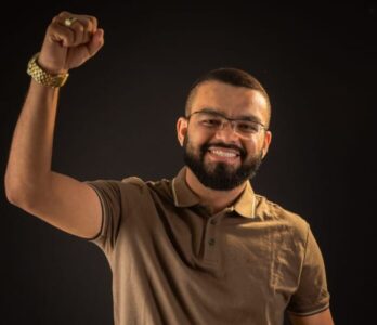 Vereador é preso após agredir namorada