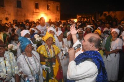 ADEPTOS DA RELIGIÃO DE MATRIZ AFRICANA MOSTRAM A FORÇA DO CULTO NA PROCISSÃO DOS ORIXÁS