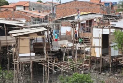 JUSTIÇA FEDERAL PROÍBE NOVAS OCUPAÇÕES IRREGULARES AS MARGENS DO RIO ANIL NO BAIRRO IVAR SALDANHA, SANTA JÚLIA, PRÓXIMO À PONTE DO CARATATIUA