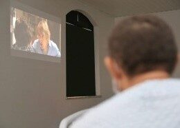 PACIENTES DO HOSPITAL DE CÂNCER DO MARANHÃO PARTICIPAM DO PROJETO CINEMA NAS ENFERMARIAS