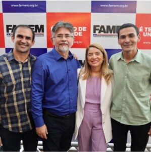 EM PRESTIGIADA SOLENIDADE, DEPUTADA IRACEMA VALE E HÉRLON COSTA PRESTIGIA POSSE DO NOVO PRESIDENTE DA FAMEM