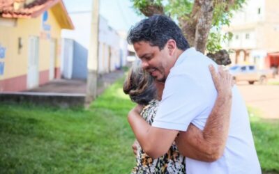 Prefeito Luciano recebe o carinho da população durante visita aos polos Fortaleza e Santo Antônio dos Carvalhos