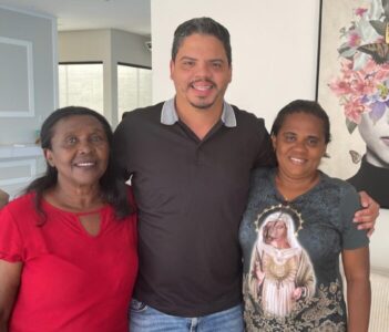 Prefeito Luciano articula e conduz ao cargo de vereadora a suplente Professora Iara (PP)