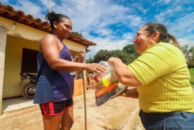 Vagma Trinta leva esperança e alegria ao povo de Palmeira dia na Semana Santa