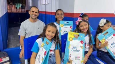 PREFEITO WALLAS ROCHA REINAUGURA ESCOLA NO BAIRRO MUTIRÃO TOTALMENTE REFORMADA