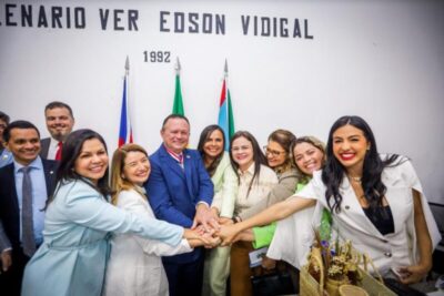 Brandão sanciona leis e é homenageado durante sessão da Assembleia Itinerante em Caxias