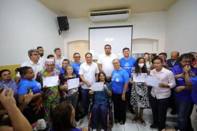 Senador Weverton participa de encontro com líderes comunitários