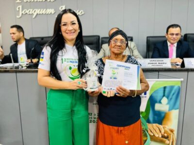 ENTREGA DE BOLSAS DE ESTUDO MARCA ENCERRAMENTO DA I MOSTRA DE ENFERMAGEM LUMINENSE