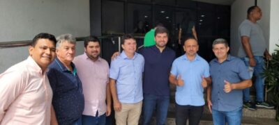 Deputado federal Marreca Filho prestigia entrega de ambulâncias