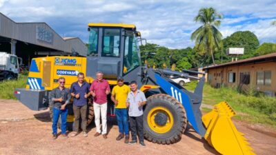 PREFEITURA DE CEDRAL RECEBE PÁ CARREGADEIRA PARA A REALIZAÇÃO DE OBRAS NO MUNICÍPIO