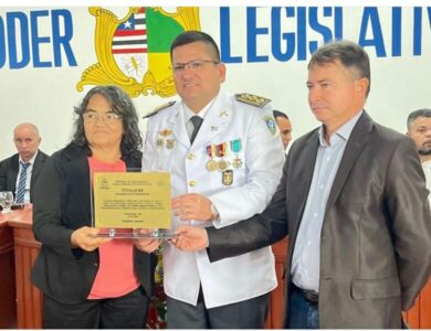 CORONEL EMERSON BEZERRA RECEBE O TÍTULO DE CIDADÃO PASTOSBONENSE