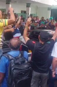 DESPEDIDA DE JR BLACK: FAMILIARES, FÃS E AMIGOS DO MOVIMENTO REGGAE PRESTAM ÚLTIMA HOMENAGEM