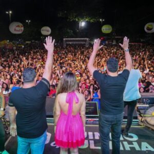 Sucesso em dobro: IGUINHO E LULINHA levam multidão para a praça José Sarney, em comemoração ao aniversário de Pinheiro