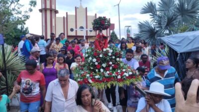 Devotos reverenciam Santa Luzia em Presidente Vargas